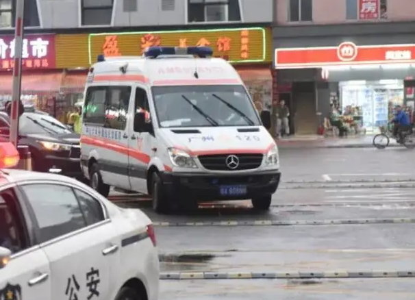 广州救护车护送2.png